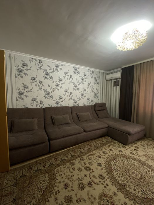 Срочно продаётся стильный и очень удобный диван!