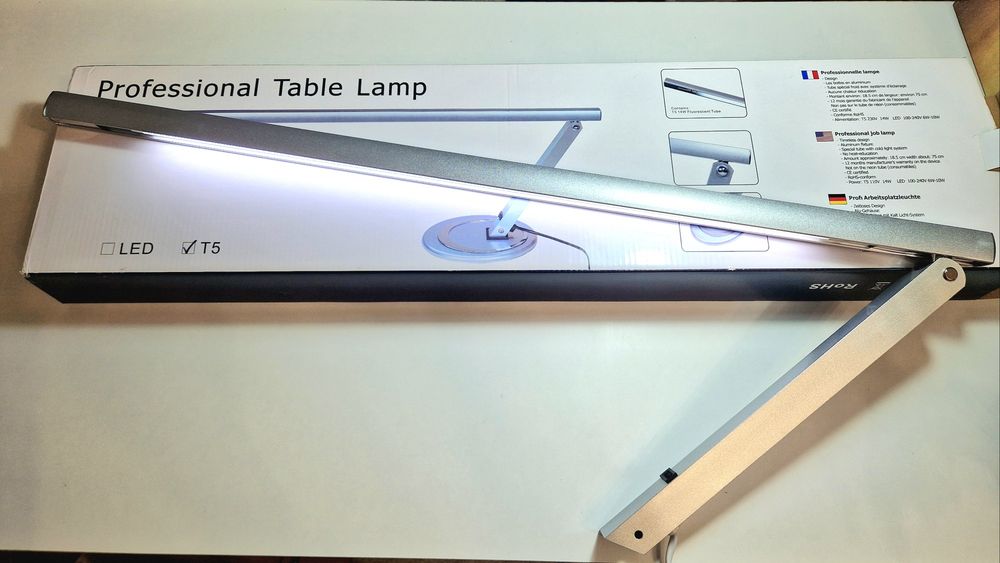 Lampă masă manichiură 14W reglabilă – folosită o singură dată