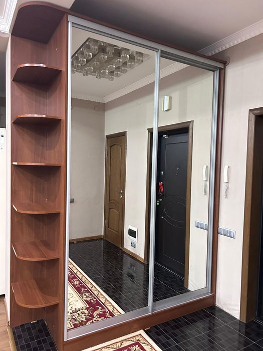 Шкаф купе с зеркалом