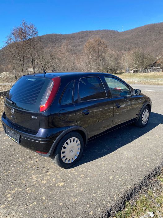 Mașină Opel corsa