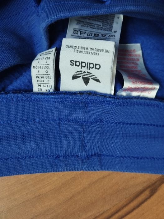 Pantaloni adidas originali,11-12 ani