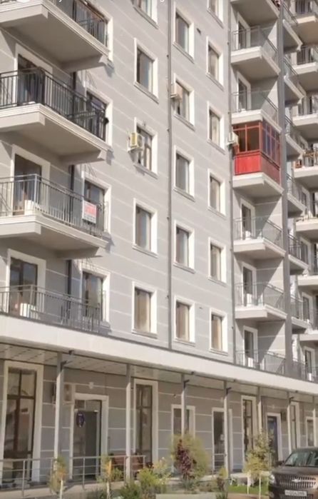 Zarafshon shahar 11/77uy 2xonali  kvartira sotiladi