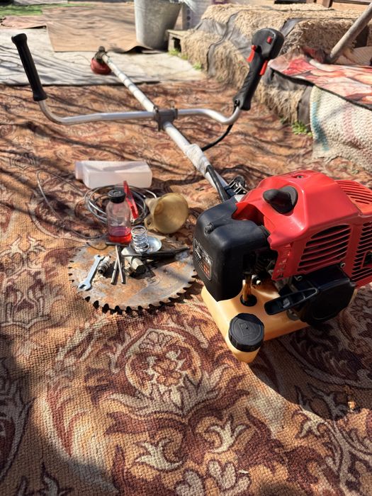 Продам Бензиновый триммер