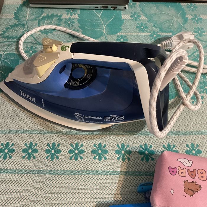 Продаю утюг Tefal