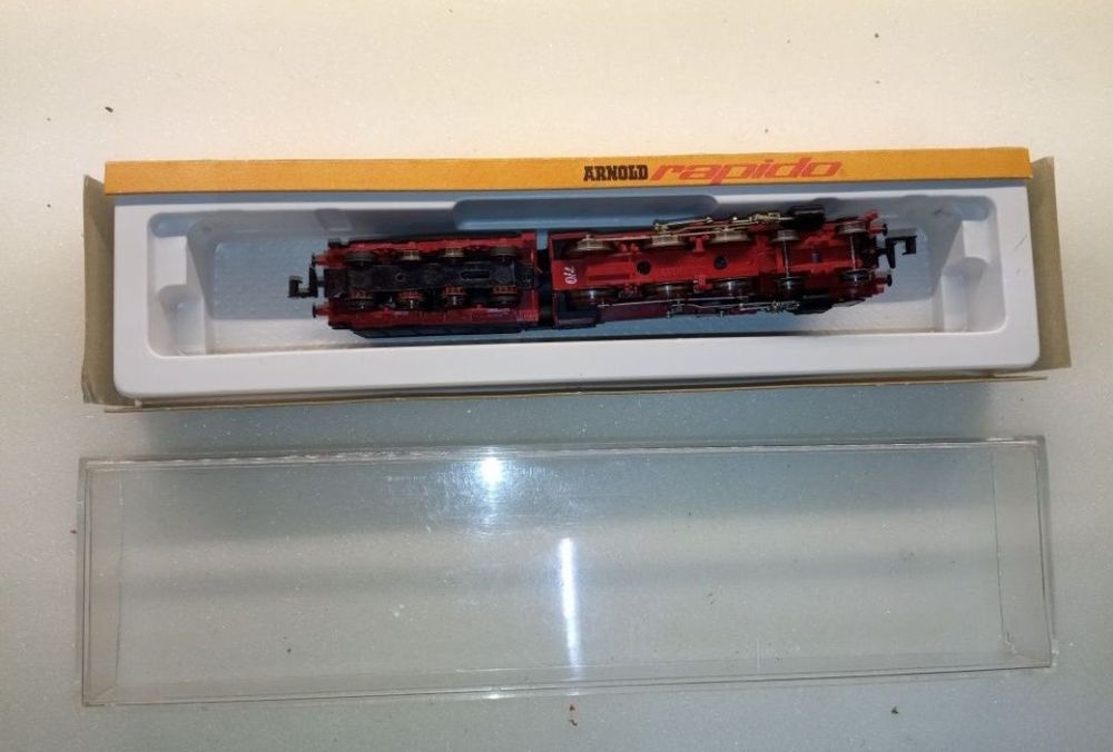 Locomotivă Arnold BR 38 la scara N, cu lăţime de 9 mm