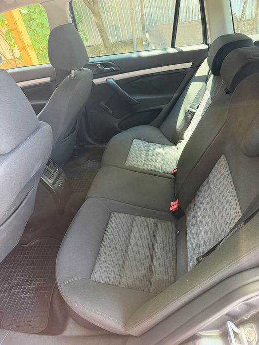 Masina Skoda Octavia 2012