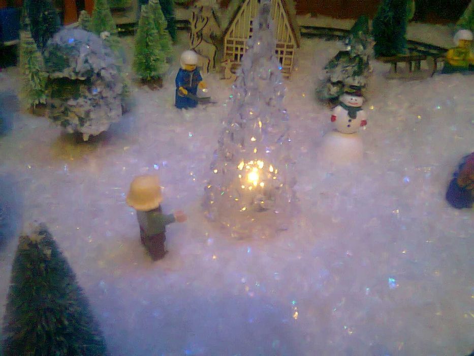 peisaj de iarna cu trenuletul lui Mos Craciun