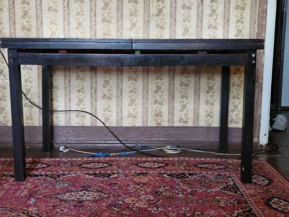 Стол раздвижной со стульями