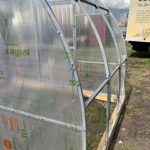 Теплица усиленная из поликарбоната