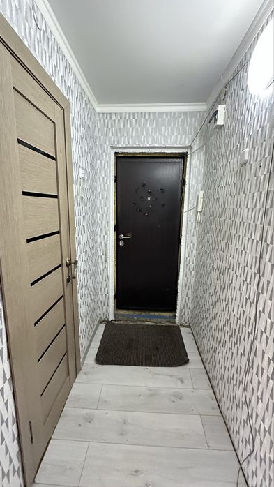 Трехкомнатная 2 этаж пр Абая