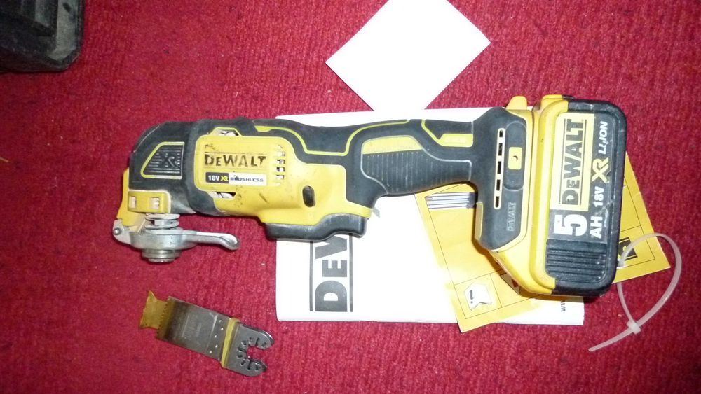 DeWalt DCS355 18V XR Brushless Акумулаторен мултифункционален инструмент