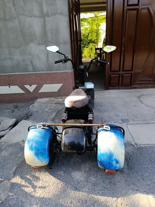 Скутер сотилади.