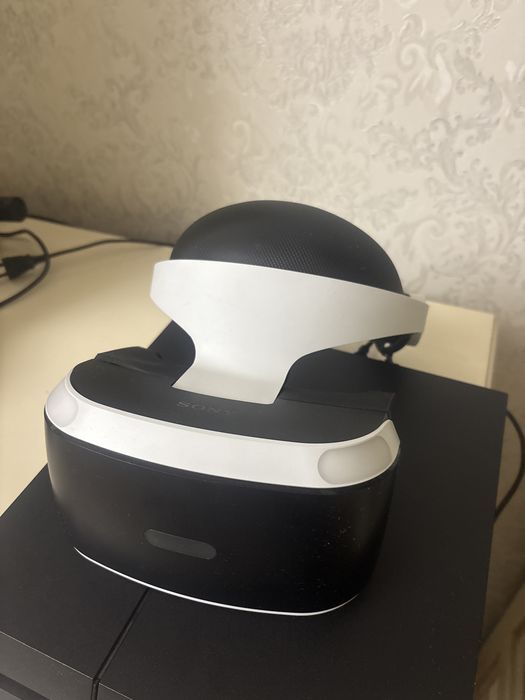 PlayStation 4 + VR + диски с играми + 2 джойстика