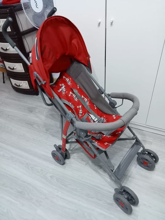 Продам прогулочную каляску не дорого