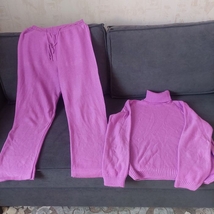 Продам костюм (машиная вязка) в отличном состоянии и качестве 46 разме