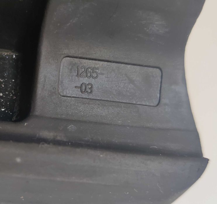 Тhule 853 20269 Комплект захвати / основи за надлъжни релси