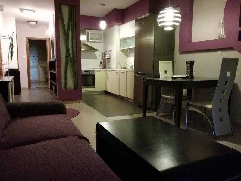 Тристаен апартамент под наем в ж.к. Възраждане