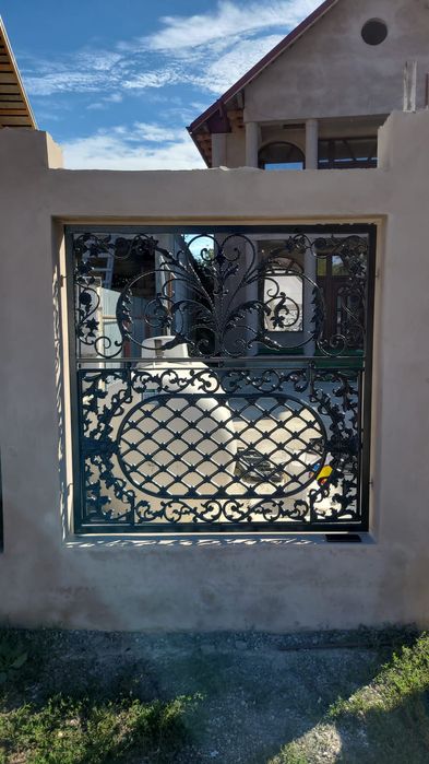 Lucrări la comanda din fier forjat