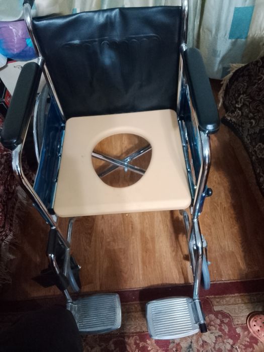 Инвалидное кресло продам