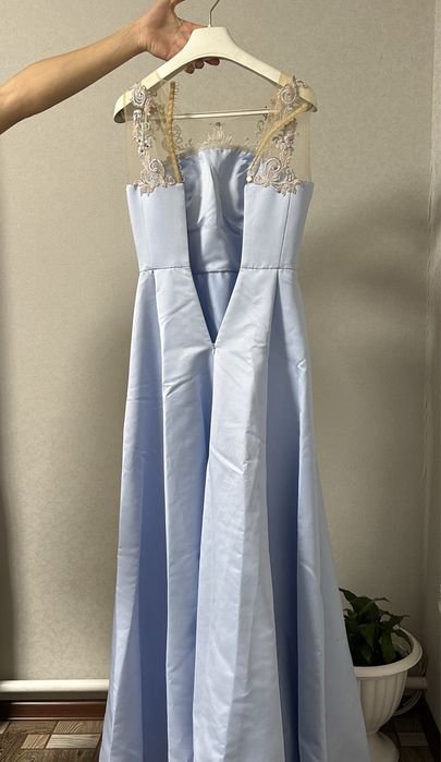 продам бальное платье