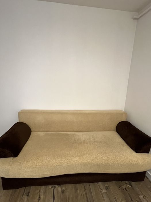 Canapea extensibila + 2 tabureti cadou