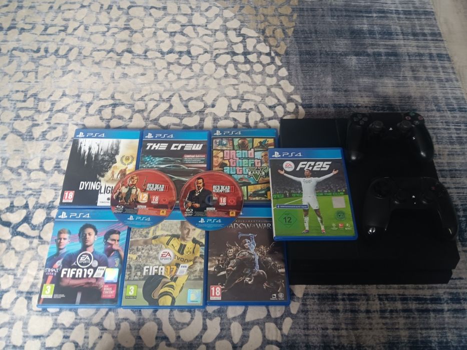 Vând ps4 detalii în privat și nu trimit