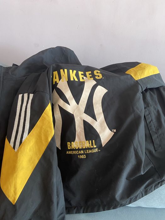 Весенняя куртка на мальчика