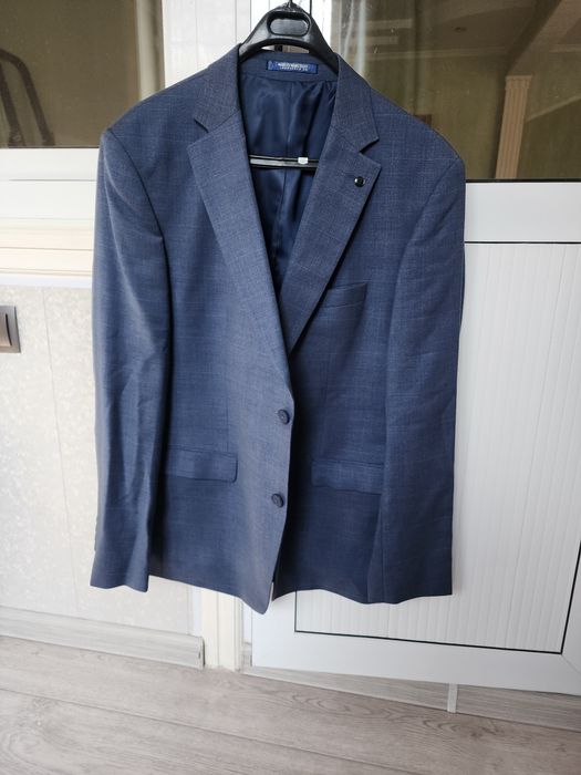 Костюм мужской в идеальном состоянии