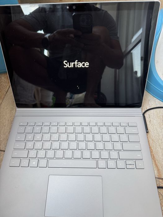 Tableta Suraface Book i7 gen 6 cu bateria defecta