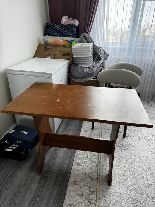 Продам стол размером 105х61