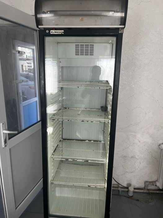 рабочий холодильник
