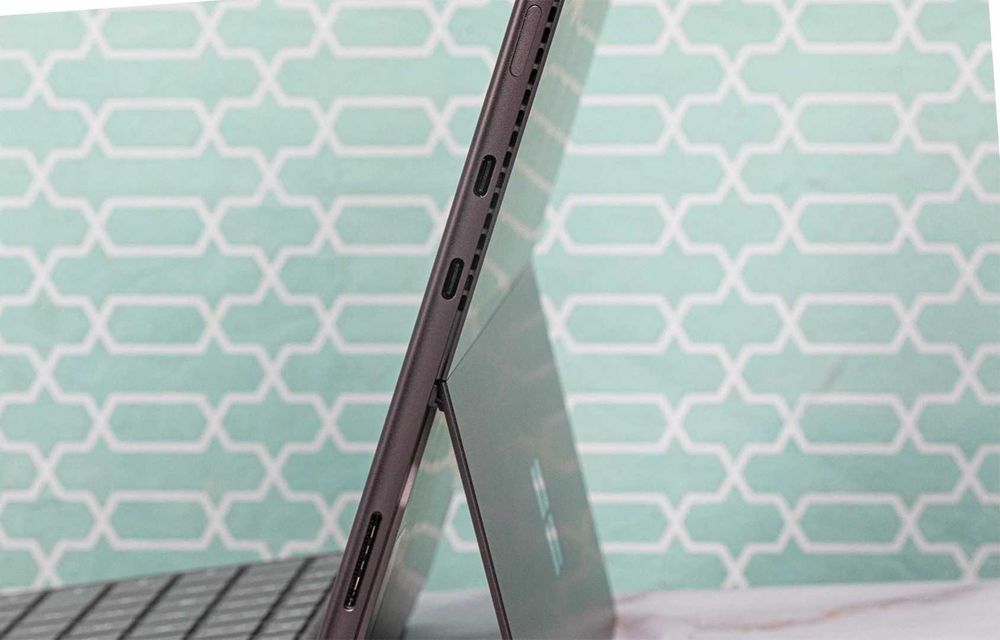 Microsoft Surface Pro 8 (i5 / 8 GB / 256 GB SSD) + Keyboard + Pen
