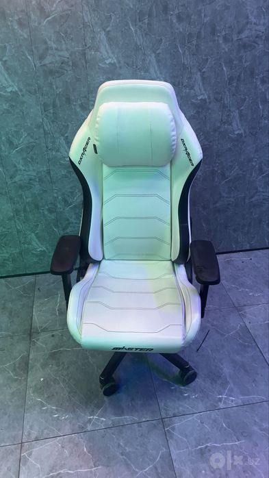 Продаю игровые кресла DXRacer