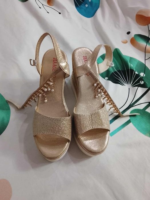 Sandale numărul 41