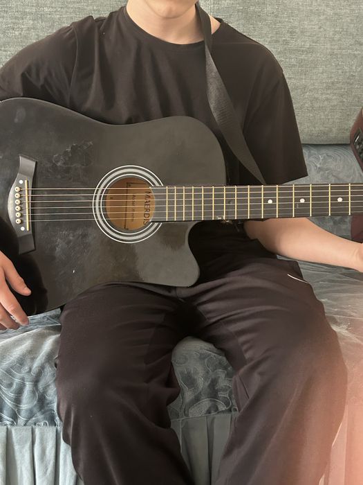 Гитара сатылады.Чехолмен