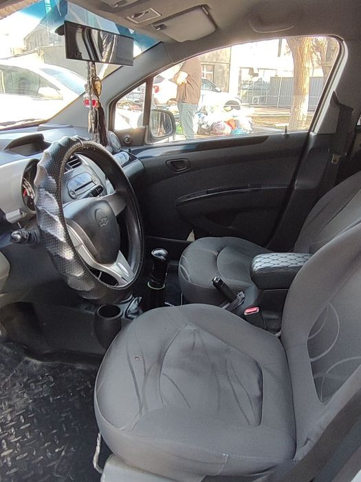 Шевралет спарк сотилади