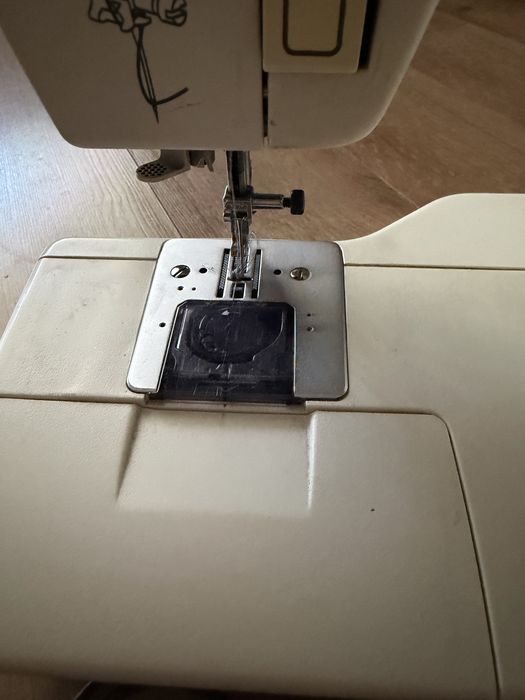 Швейная машинка TOYOTA