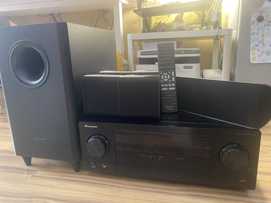 Пълна 5.1 Система за домашно кино Pioneer HTP-073