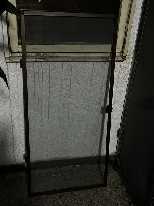 Комарник за прозорец