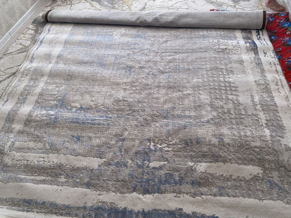 Продам Ковер в хорошем состояние