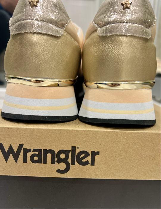 Дамски сникърси Wrangler Jungle Pink 40