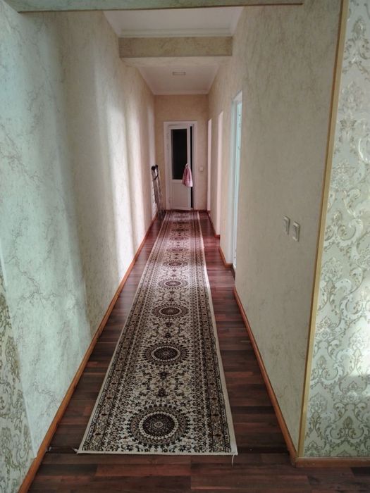 Арзон нархда катта квартира Эркин савдо рупарасида шахар маркази 90кв