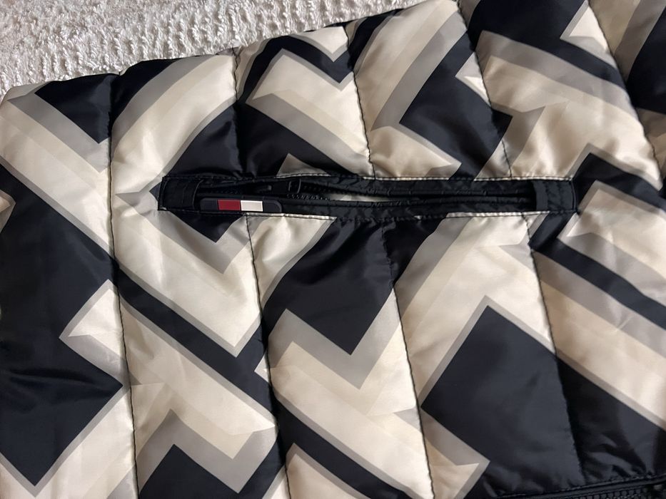 Vesta Tommy Hilfiger editie limitata