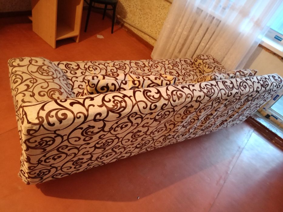 Отдам бесплатно хороший диван