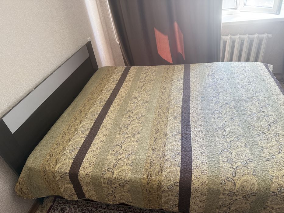 Продам спальный гарнитур