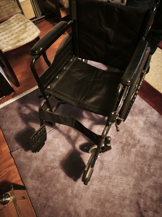 Продам инвалидное кресло