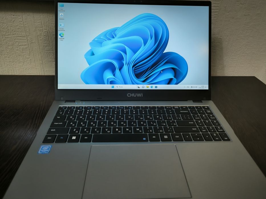 Ноутбук , новый.