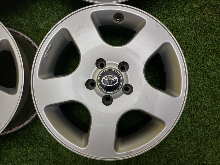 Диски R16 5x114.3 на Toyota и другие.