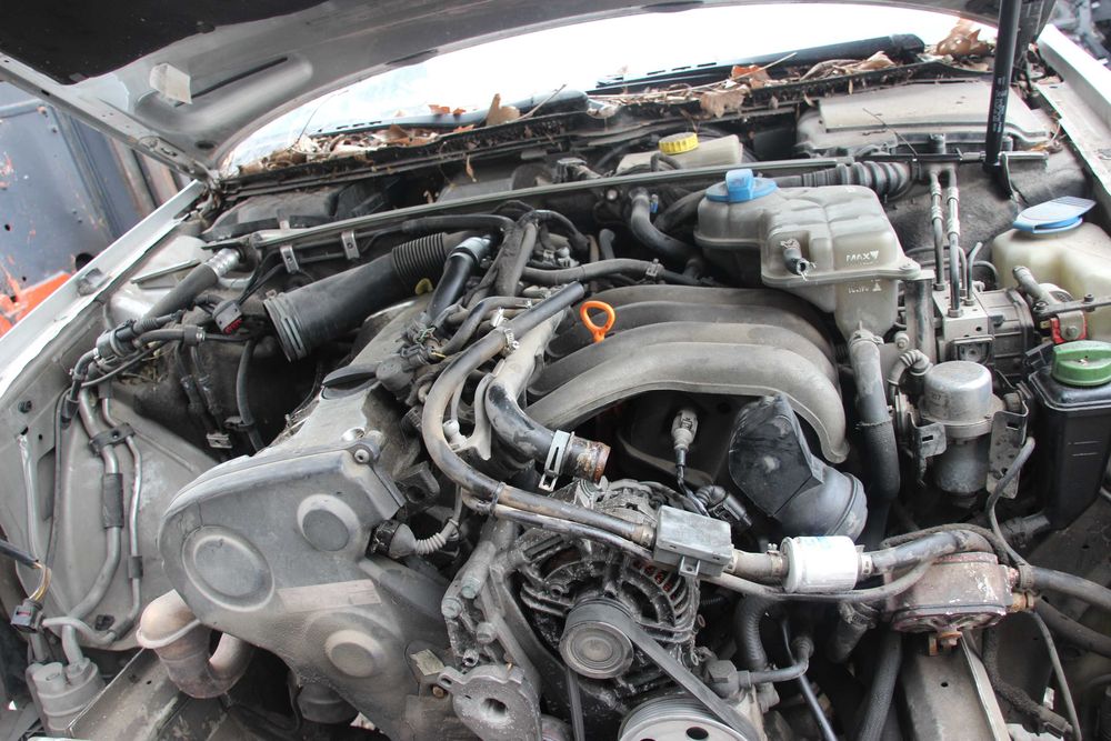 АУДИ  А4 2.0i  Audi  A4 автомат  – само на части