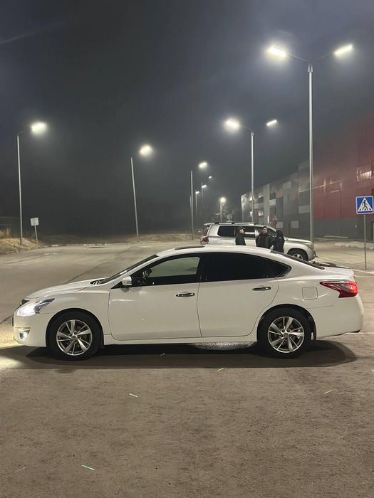 Продам автомобиль Ниссан Теана